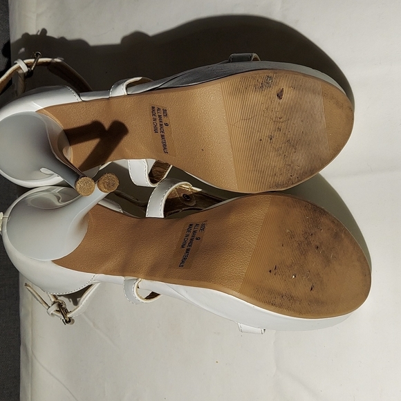 Charlotte Russe Platform Ankle Buckle rear zipper Heels SZ 9 - Picture 9 of 10